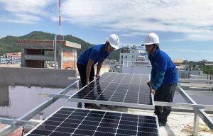 Quy trình lắp điện năng lượng mặt trời tại Hòa Bình