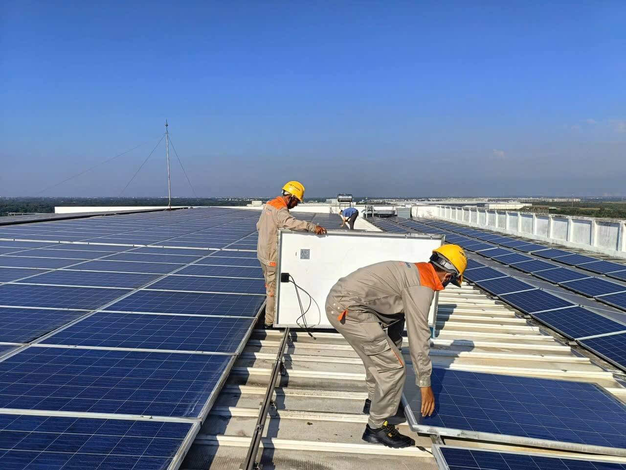 Cần bao nhiêu tấm pin mặt trời để chạy tủ lạnh