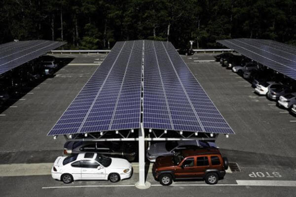 Có nên sử dụng đèn LED năng lượng mặt trời cho bãi đậu xe?