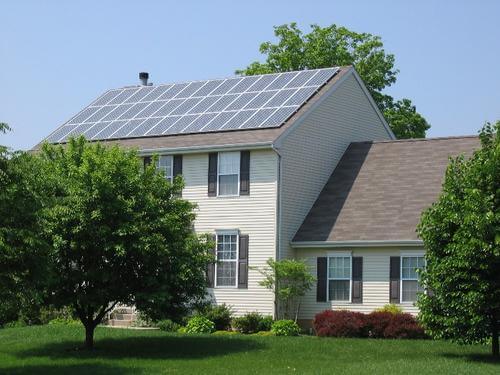 Hệ thống điện mặt trời hòa lưới có dự trữ là gì? 
