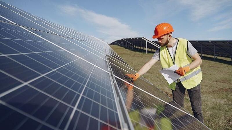 Các bước cơ bản trong quá trình bảo trì hệ thống điện mặt trời