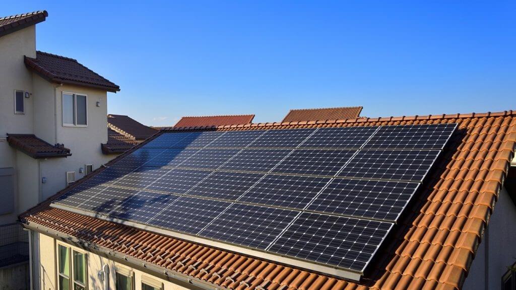 Giá lắp đặt điện mặt trời độc lập 5kW bao nhiêu?