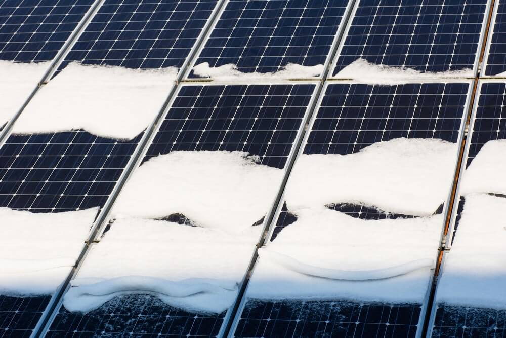 Hướng dẫn cách bảo vệ pin năng lượng mặt trời khỏi nhiệt độ lạnh