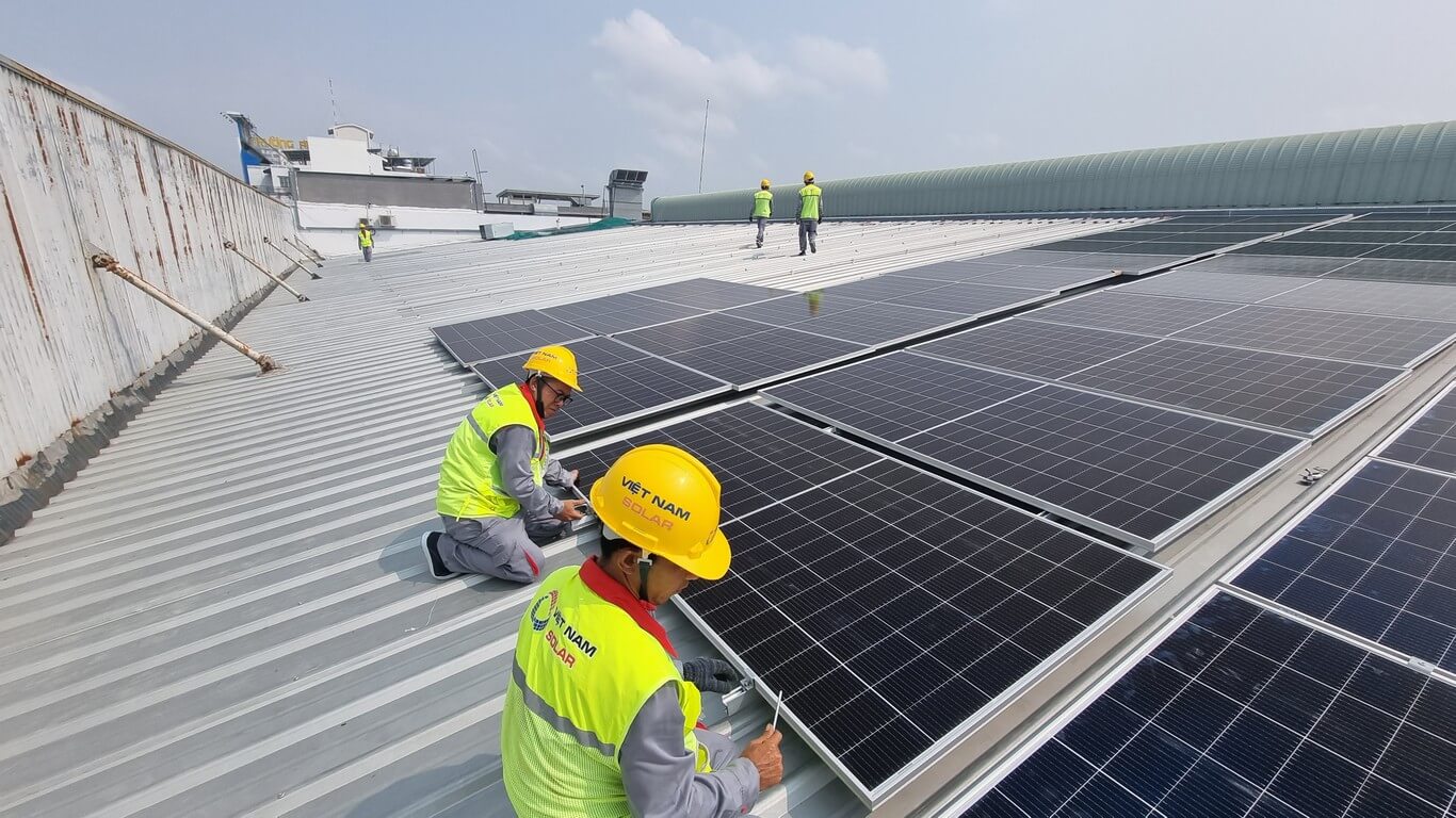 Sử dụng điện năng lượng mặt trời ở các nhà máy trong tương lai