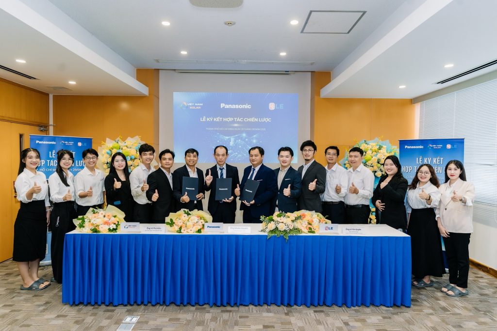 QUY06585