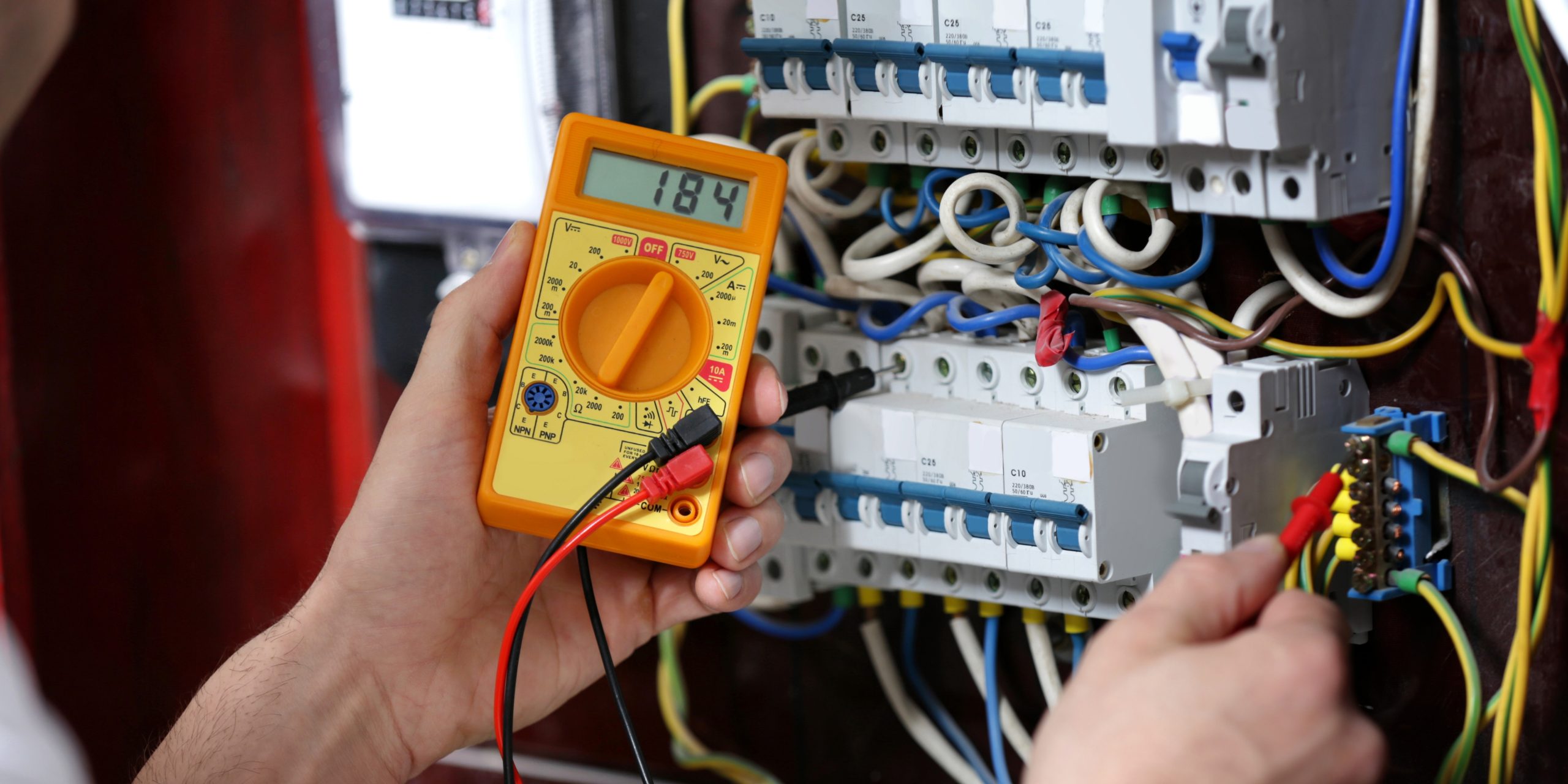 Điện áp tại công suất cực đại (Vmp): Vai trò trong tối ưu MPPT và hiệu suất 2 dien ap tai cong suat cuc dai 2 scaled