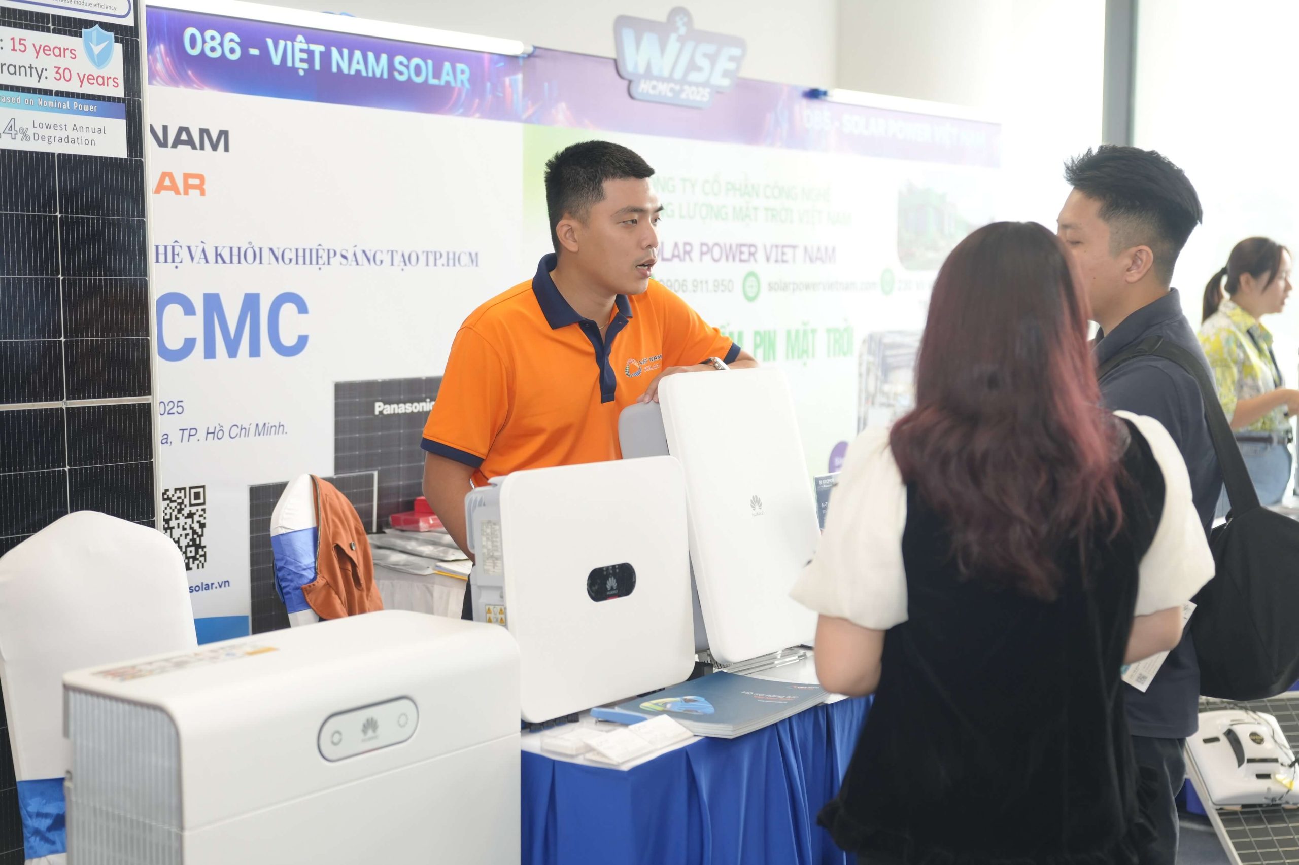 WISE HCMC+ 2025: Việt Nam Solar Trưng Bày Tấm Pin Panasonic & Huawei Fusion Solar 7 viet nam solar dien mat troi su kien wise hcmc 2025 panasonic huawei 1 1 scaled
