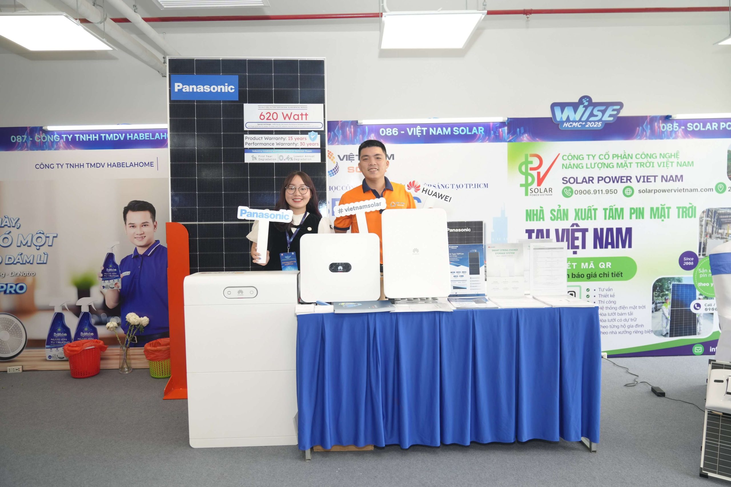 WISE HCMC+ 2025: Việt Nam Solar Trưng Bày Tấm Pin Panasonic & Huawei Fusion Solar 2 viet nam solar dien mat troi su kien wise hcmc 2025 panasonic huawei 2 scaled
