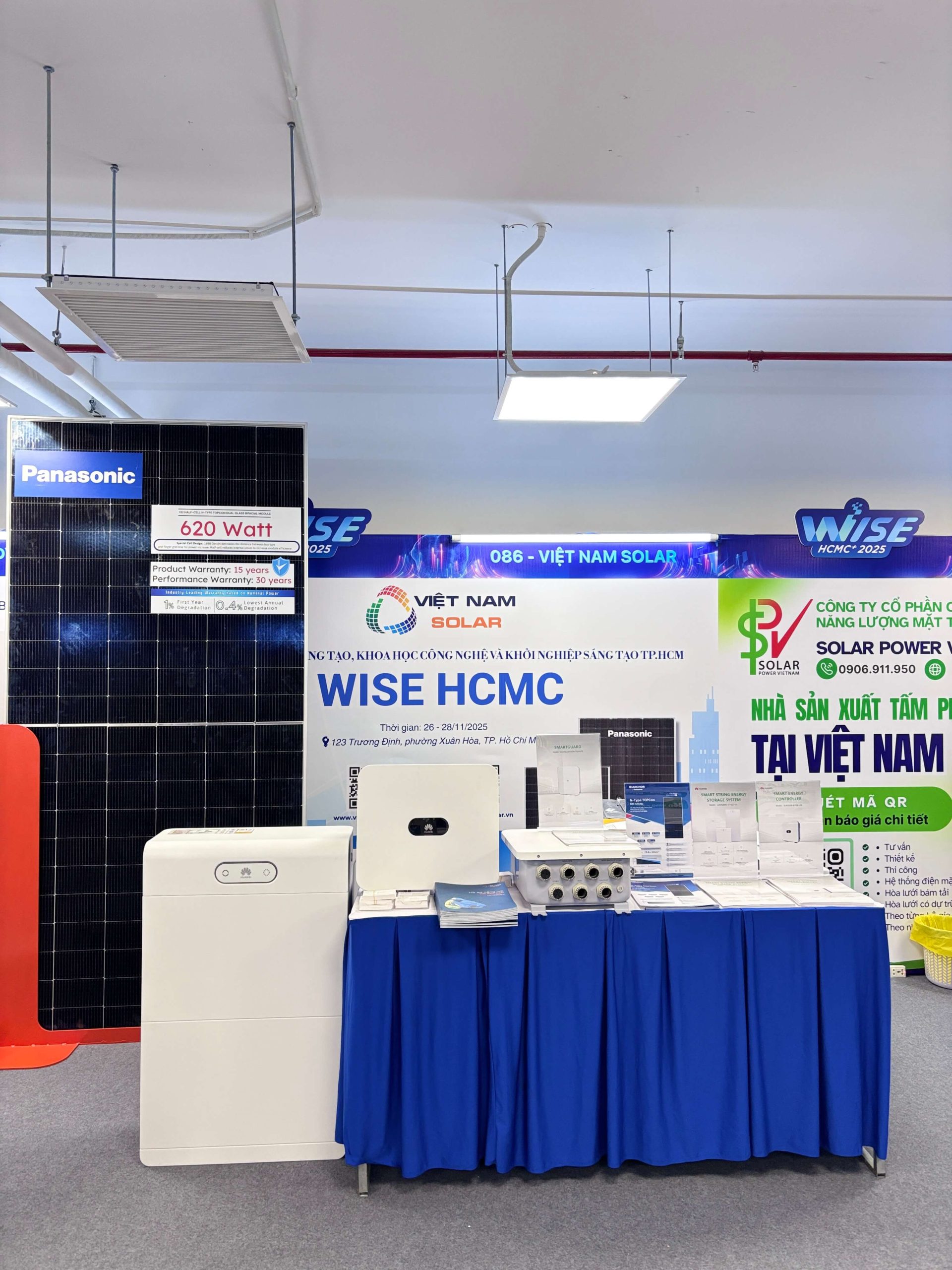 WISE HCMC+ 2025: Việt Nam Solar Trưng Bày Tấm Pin Panasonic & Huawei Fusion Solar 4 viet nam solar dien mat troi su kien wise hcmc 2025 panasonic huawei scaled