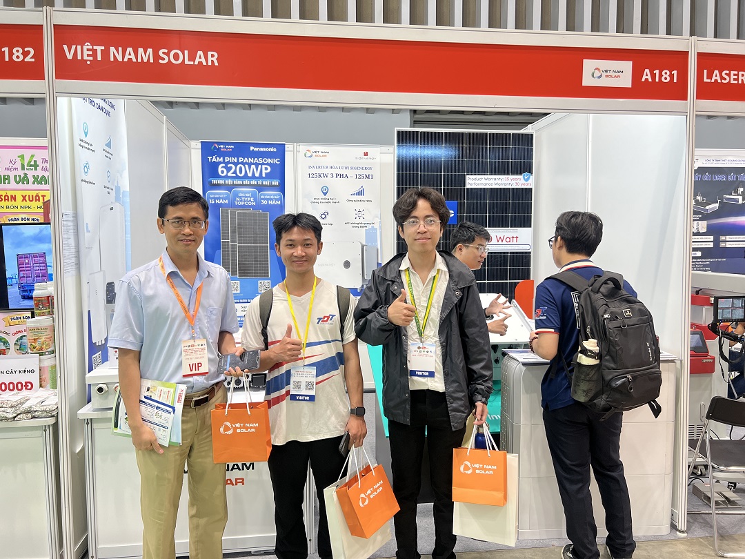 Việt Nam Solar đồng hành cùng VINAMAC EXPO 2025: Giải pháp năng lượng xanh cho doanh nghiệp và hộ gia đình 2 2025 11 29 09 43 IMG 2152