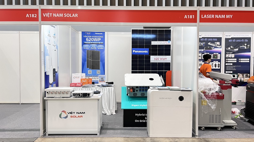 Việt Nam Solar đồng hành cùng VINAMAC EXPO 2025: Giải pháp năng lượng xanh cho doanh nghiệp và hộ gia đình 3 z7280115937983 ab5b0332eee5fbfba9ff9e7cf8b25617