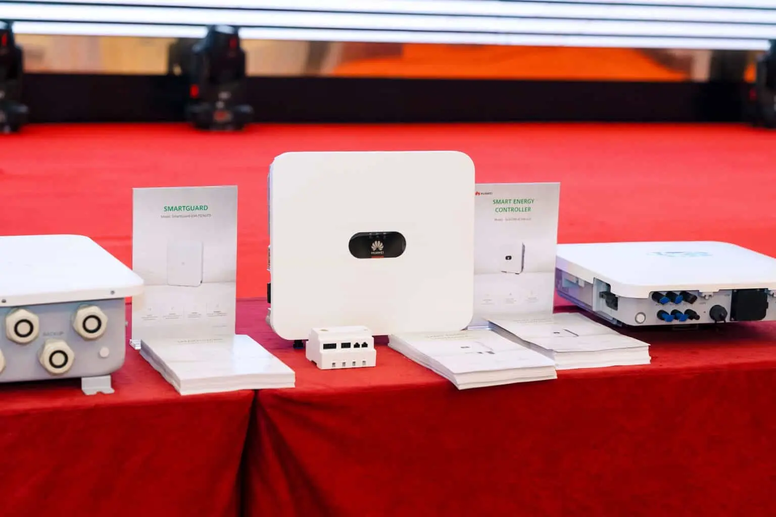 Việt Nam Solar chính thức trở thành Đối tác phân phối Inverter Huawei tại Việt Nam 2 noi dung va y nghia cua buoi le ky ket 1