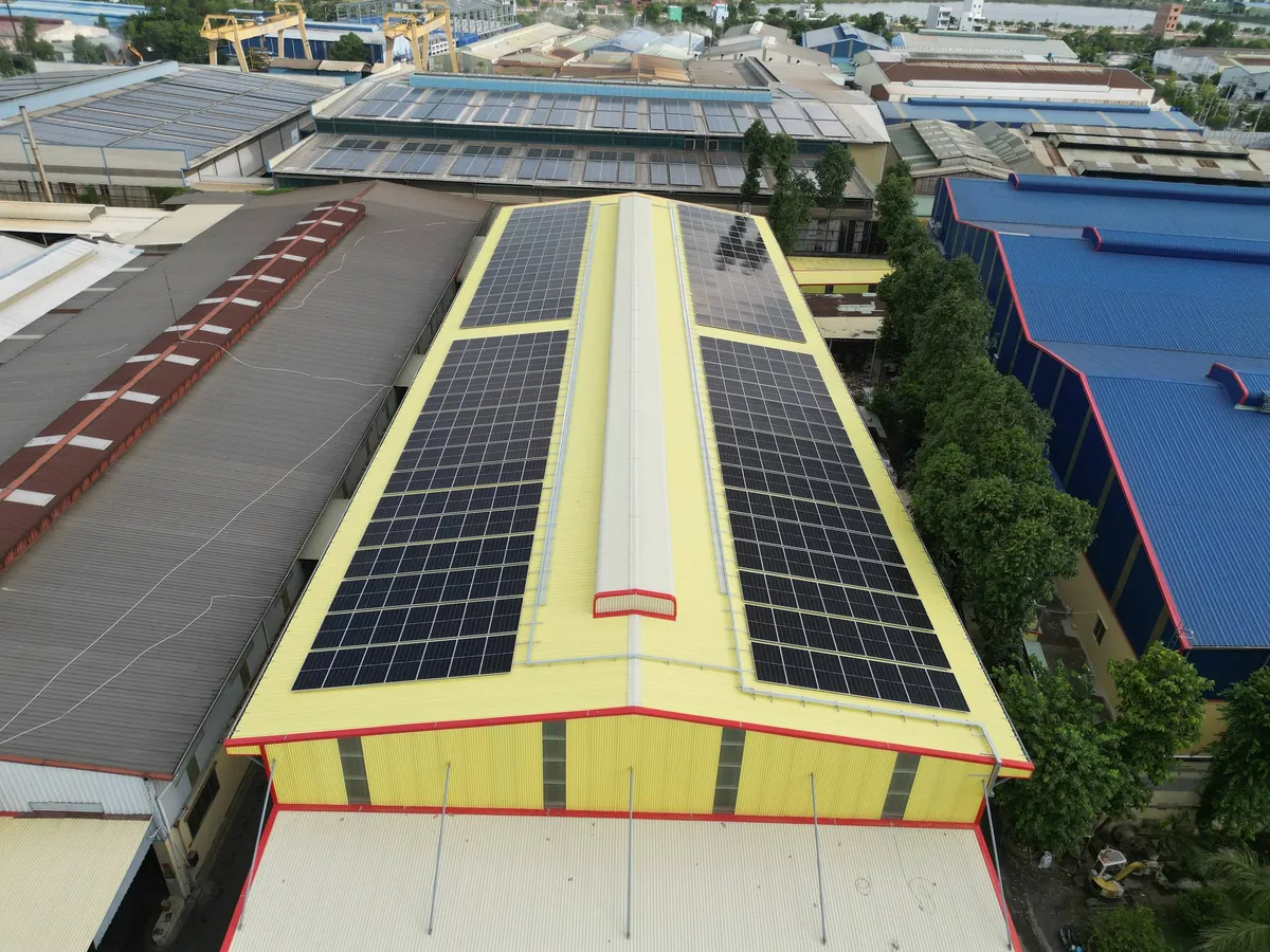 Việt Nam Solar 11 Hệ thống điện mặt trời nhà xưởng công suất 278kWp tại Long An