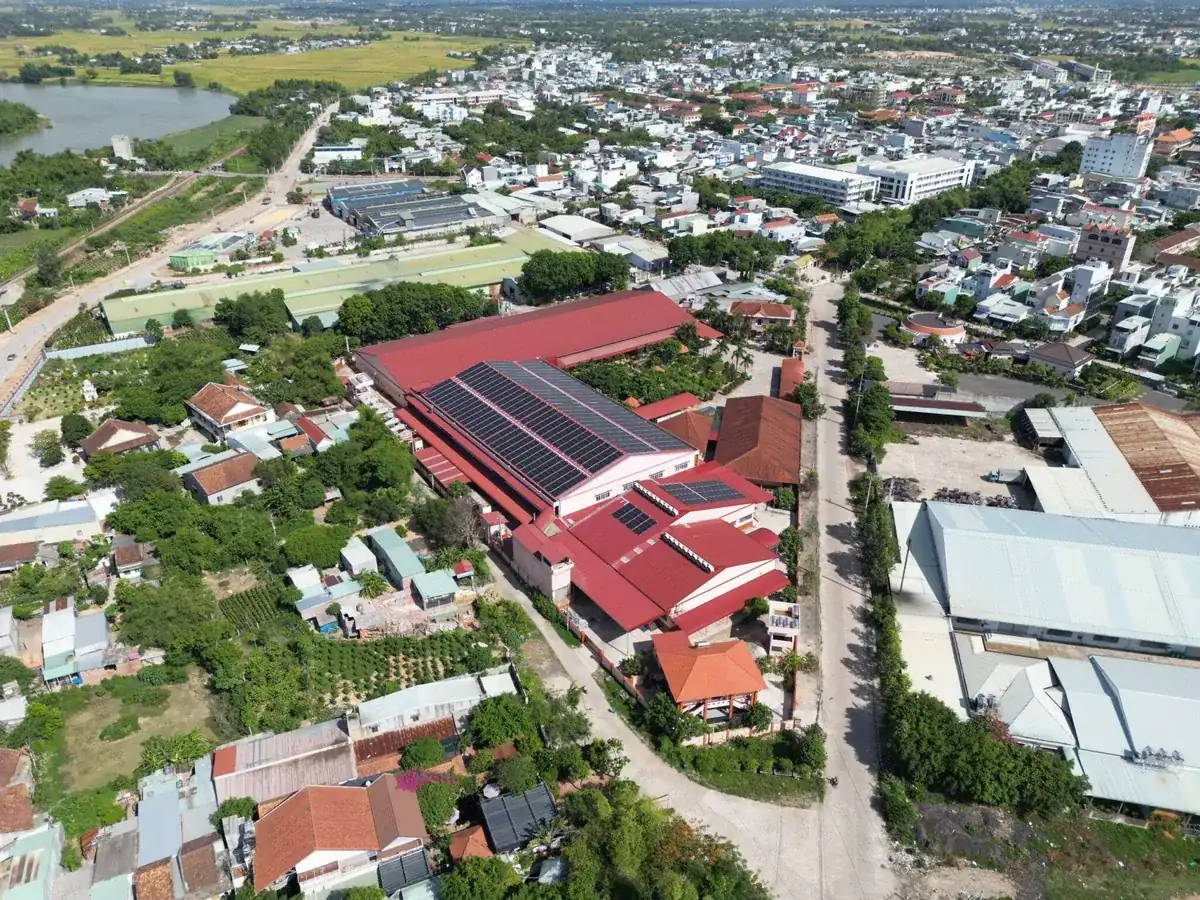 Việt Nam Solar 7 Hệ thống điện mặt trời nhà xưởng công suất 500kWp tại Bình Định