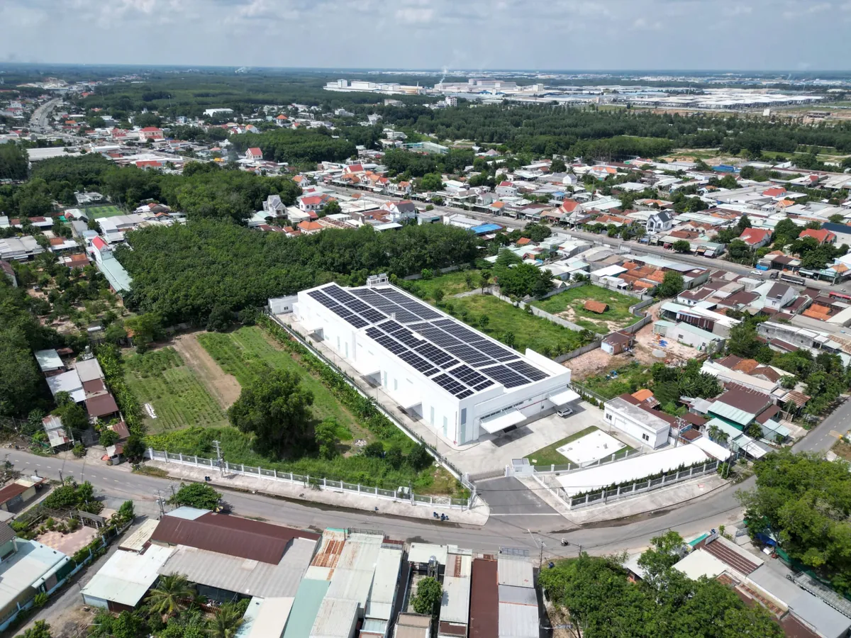 Việt Nam Solar 9 Hệ thống NLMT 483kWp nhà máy dược tại Bình Dương – Aiko 600Wp hiệu suất dẫn đầu toàn cầu